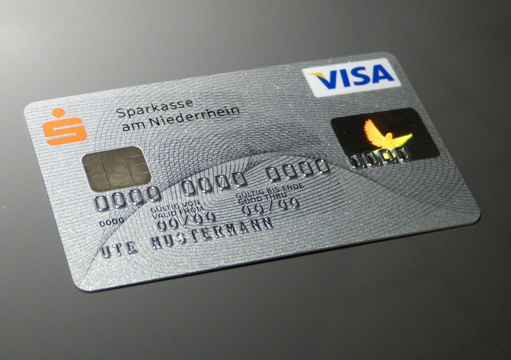 Si mantienes tarjetas de crédito e ingresaste a ASNEF, ¡cuídalas!