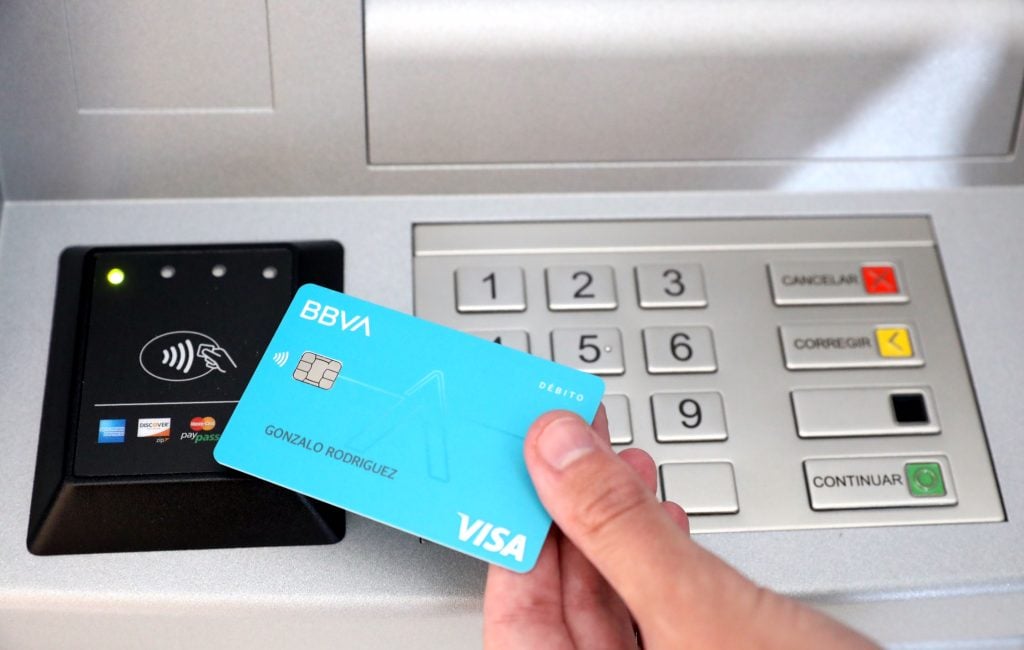 Lleva el control de tus gastos y recibe notificaciones de tus pagos con la nueva tarjeta de crédito Aqua BBVA.