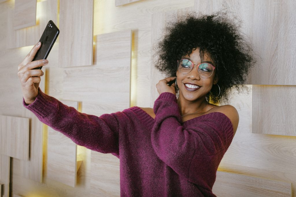 Verifica tu identidad subiendo una selfie a la plataforma de inversión Uphold